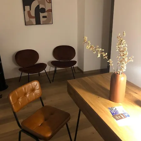 Maison Vaticana בית הארחה