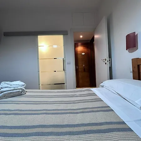Maison Vaticana בית הארחה 4*